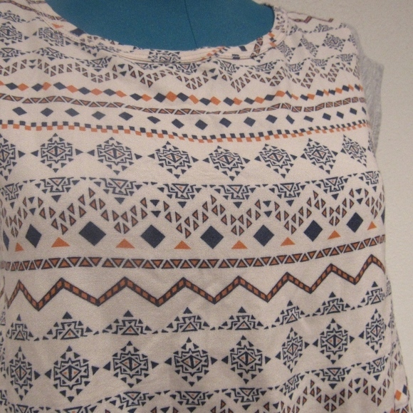 Tucker + Tate Tribal Tee Size Large EUC - Picture 2 of 3